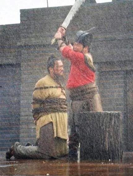 砍头杀人吃瓜,揭秘砍头杀人事件的惊悚真相